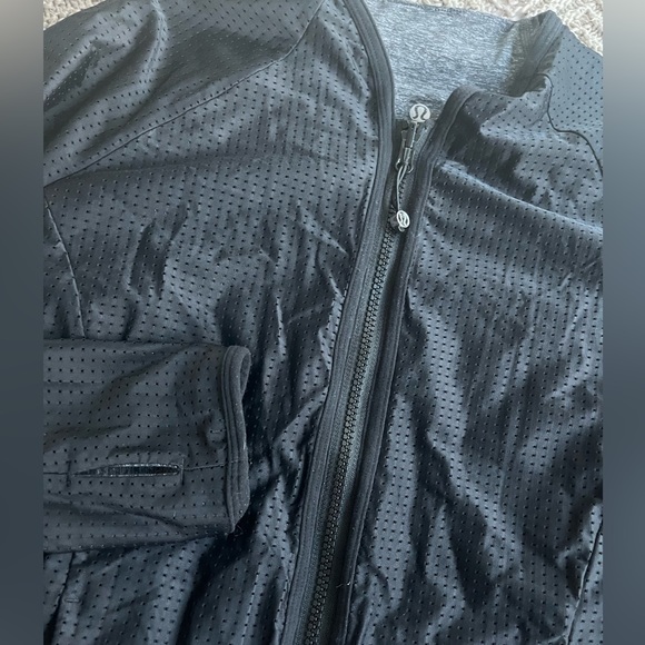 Lululemon jacket - Picture 2 of 5